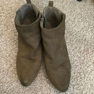 Old navy size 9 booties